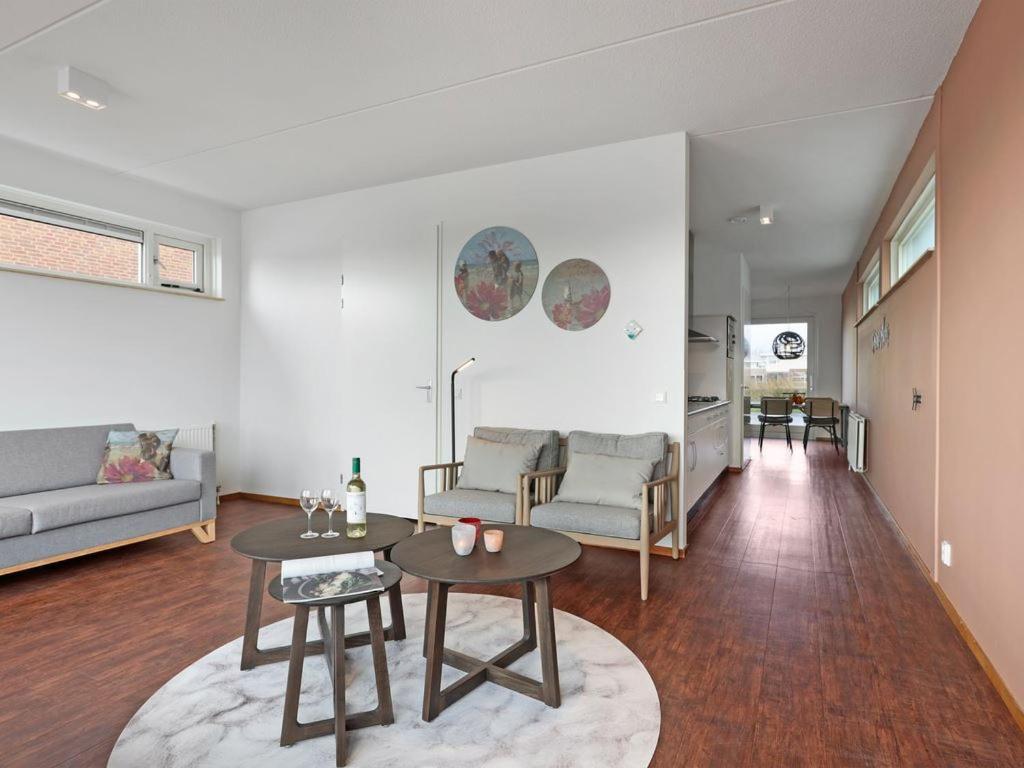 Luxury 4-Person Residence In The Holiday Park Landal Esonstad Anjum Værelse billede